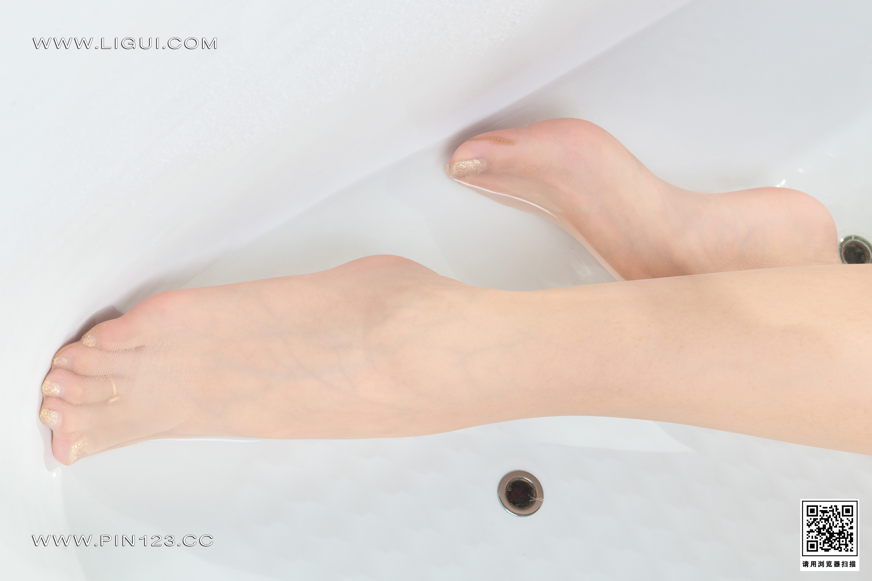 Ligui丽柜 2022.10.31 水中芙蓉 心心